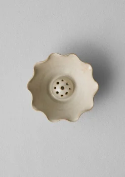 Alice Passingham Scalloped Flower Frog