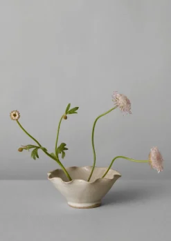 Alice Passingham Scalloped Flower Frog