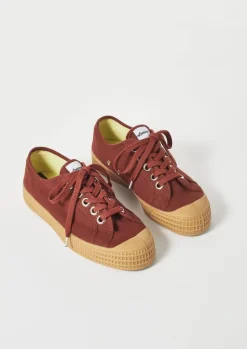 Novesta Star Master Plimsolls