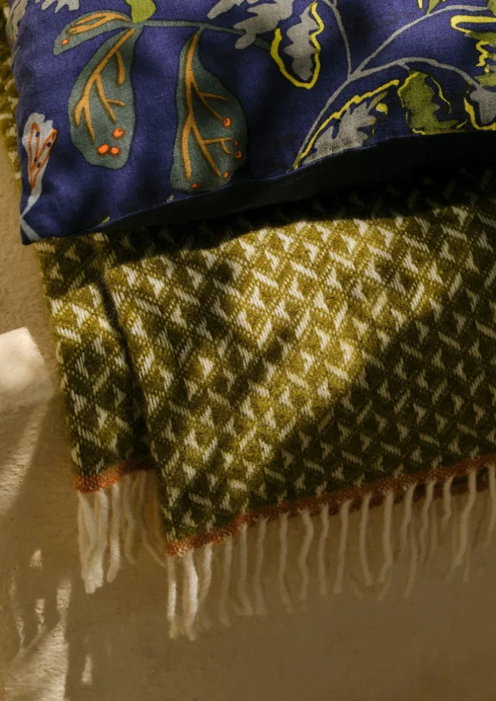 Trailing Foliage Linen Cushion Cover