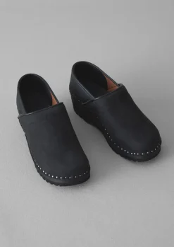 Troentorp Nubuck Closed Clogs