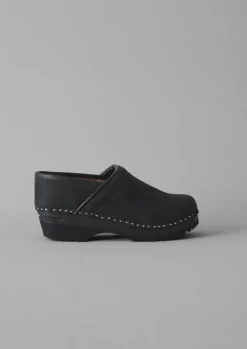 Troentorp Nubuck Closed Clogs
